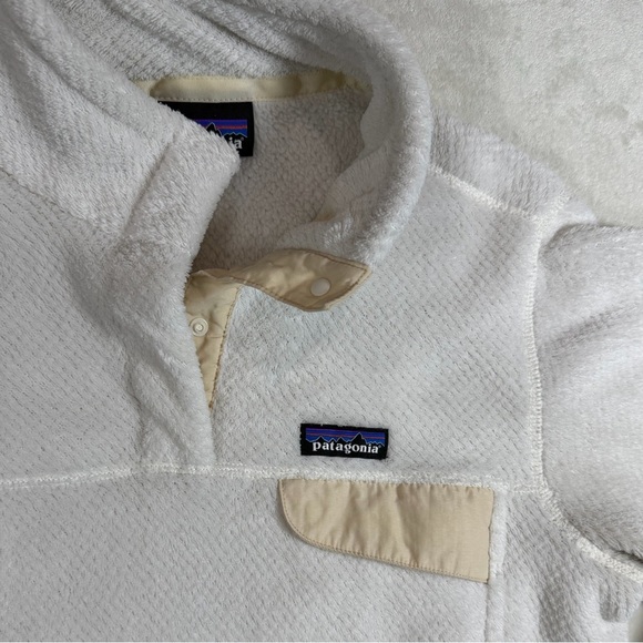 Women’s Patagonia Size Large Synchilla Cream and Tan Women's Sweater Button Snap - Picture 3 of 8